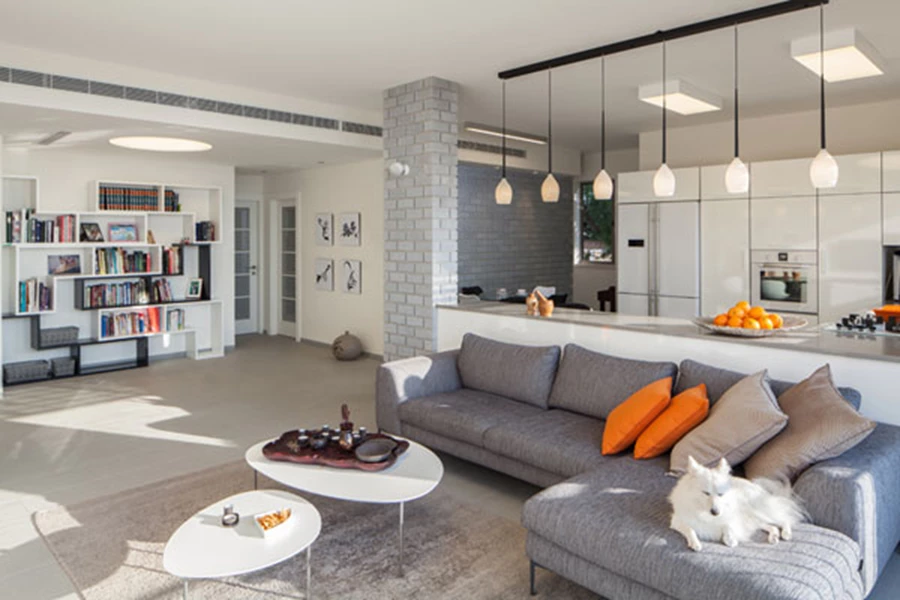 יחידת הספרייה המודולארית מעוצבת כקוביות בשחור לבן וניתנת לשינוי גמיש בהתאם לרצוי.