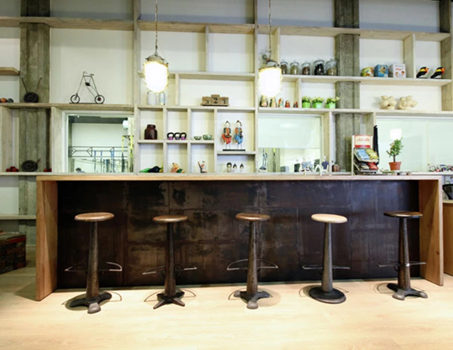 מדפי הספרייה משתלבים