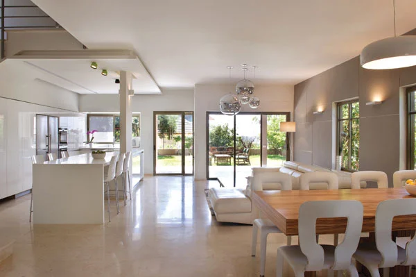 שיפוץ קומת כניסה יצרה חזות חדשה לבית