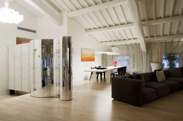 עיצוב דירת גג בבית ישן בטוסקנה