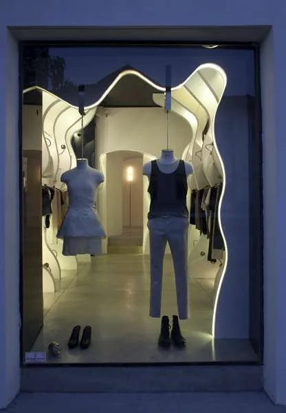 בית האופנה L'etranger