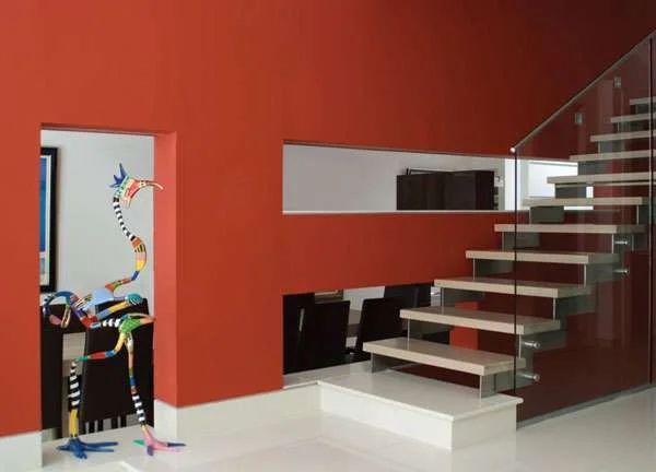 חוצה באדום - שיפוץ בית