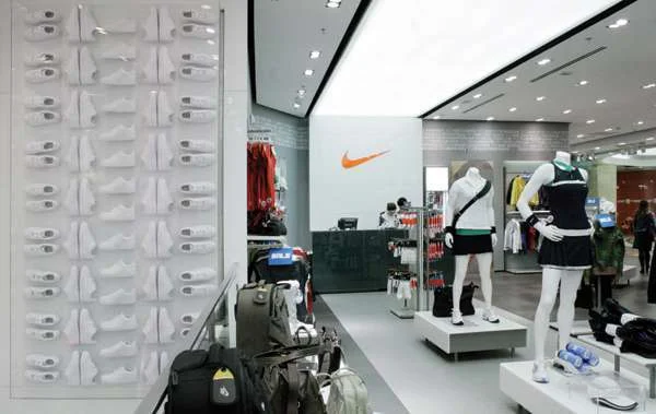 "נייקי" דיזינגוף