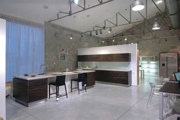 אולם תצוגה של מטבחי Schuller