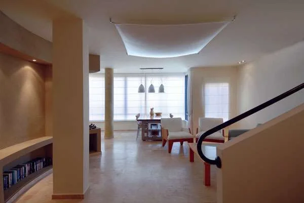 תכנון מחודש לדירת גג בתל אביב