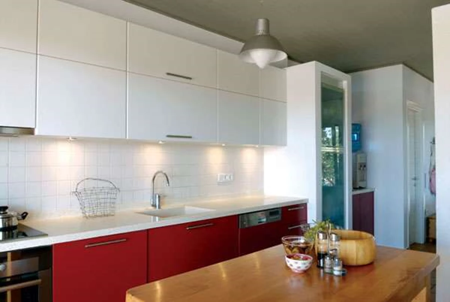 בית ירוק בצבע ורוד