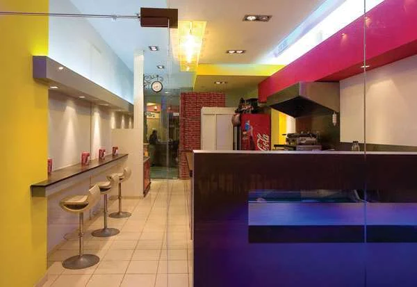 עיצוב "סנדוויץ בר"