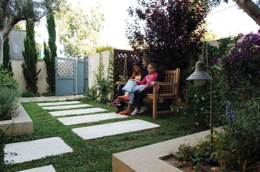 תכנון מעברים בגינה