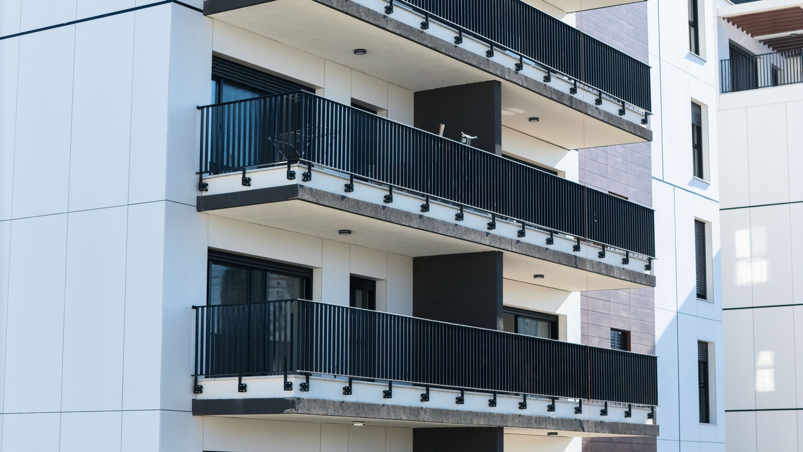 מעקות למרפסות - צילום אורן סונגו באדיבות אלוקל