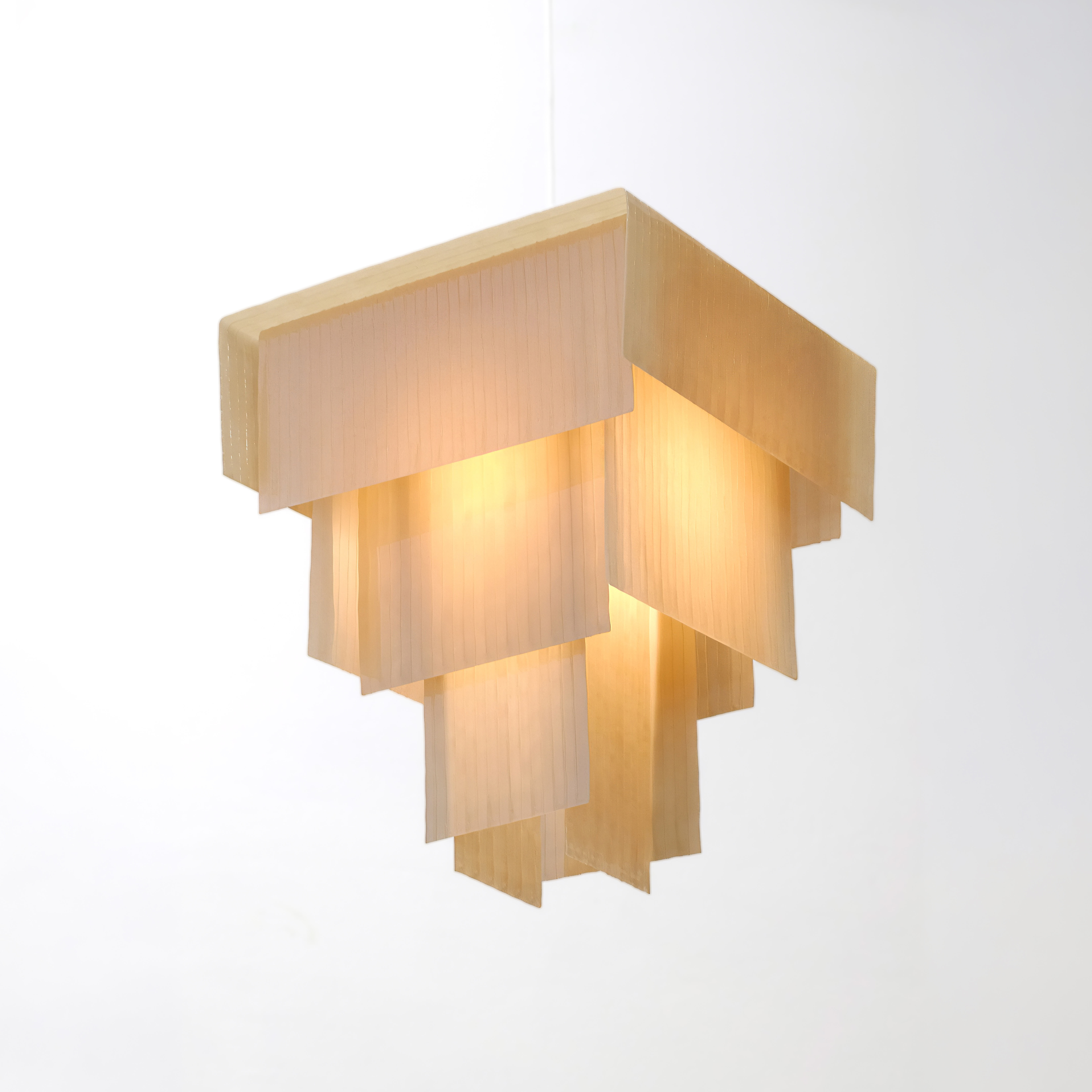 מנורת Nippon של האולפן הדני Russo Betak, זוכת הפרס הראשון בתחרות SaloneSatellite 2026