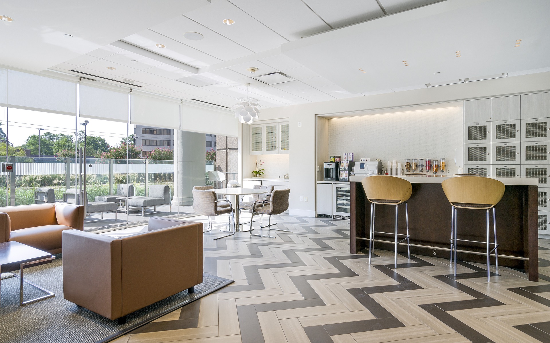 סלון חמים לעובדים