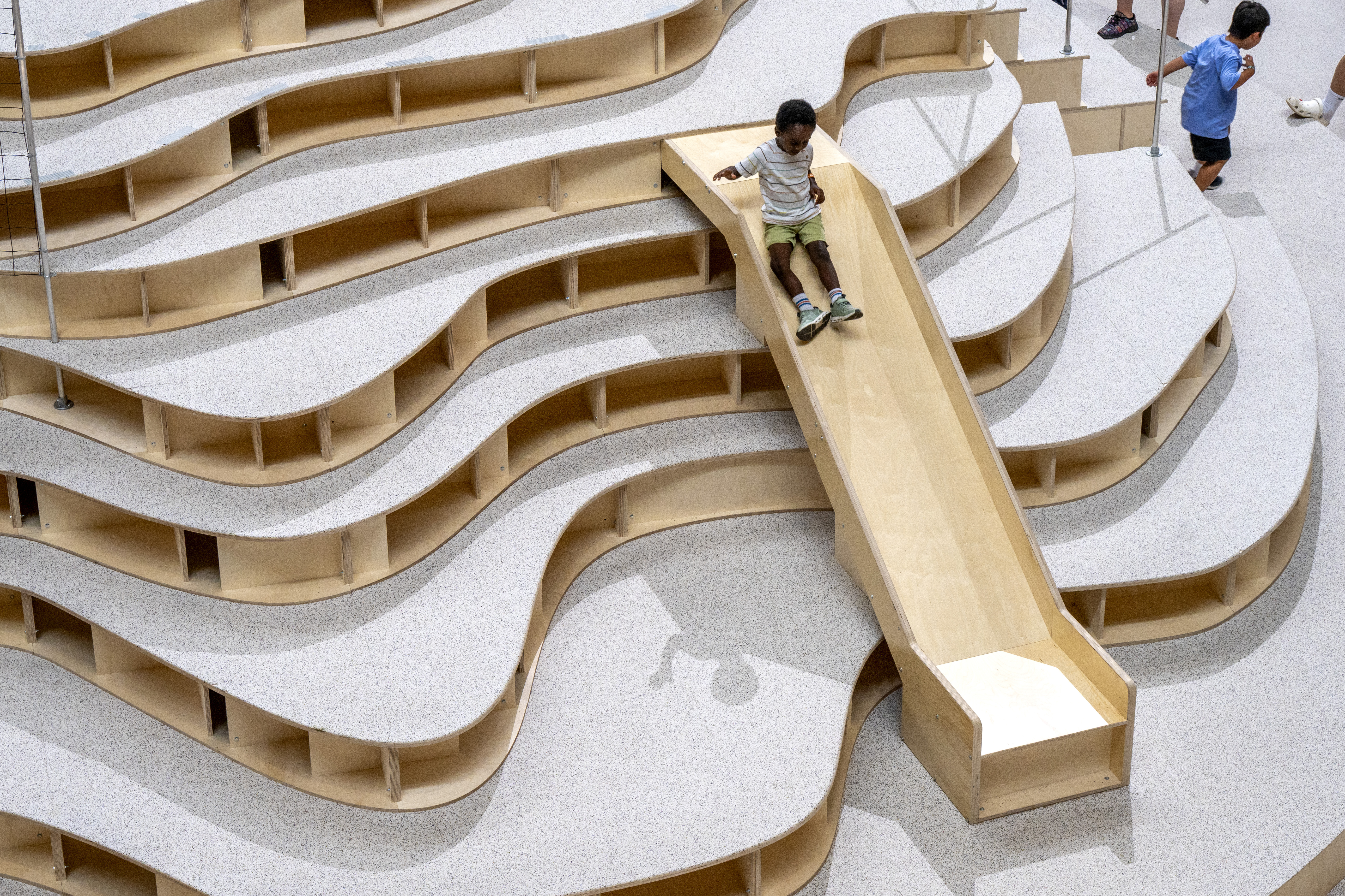 THE PLAYGROUND. צילום: Noah Kalina
