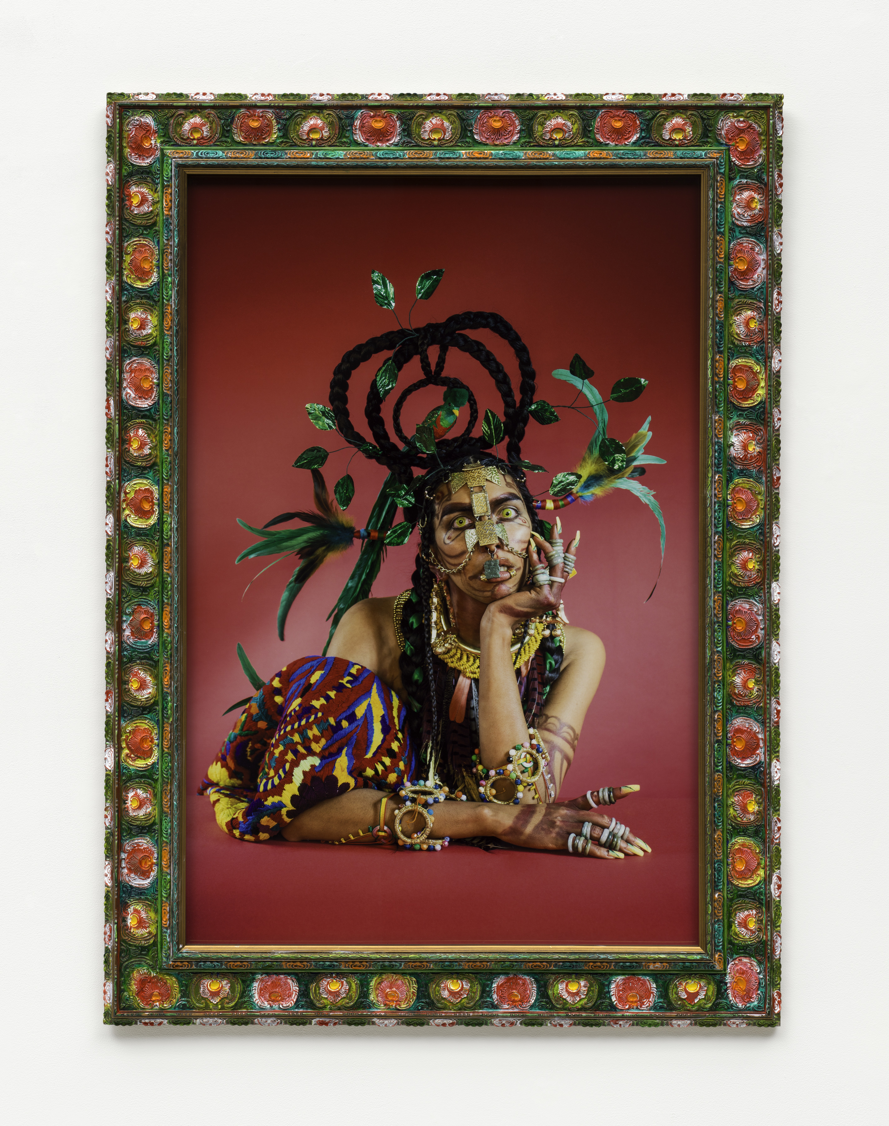 מרטין גוטיירז, Demons, Chin 'Demon of Lust', 2018. הדפס כרומוגני, מוזיאון גוגנהיים, ניו יורק. © מרטין גוטיירז. צילום: מידג' וטלס