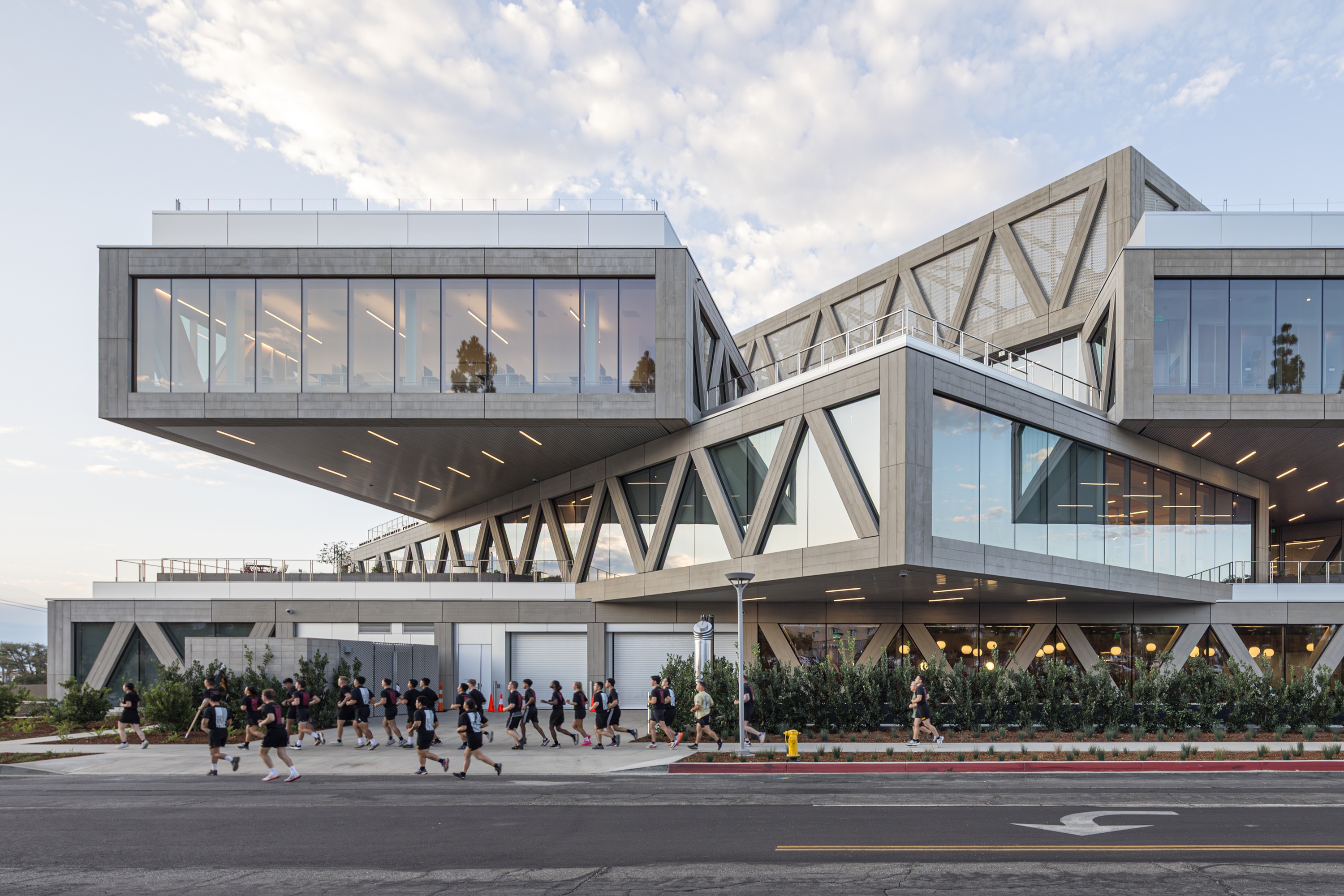  Robert Day Sciences Center, Claremont McKenna College © Laurian Ghinitoiu