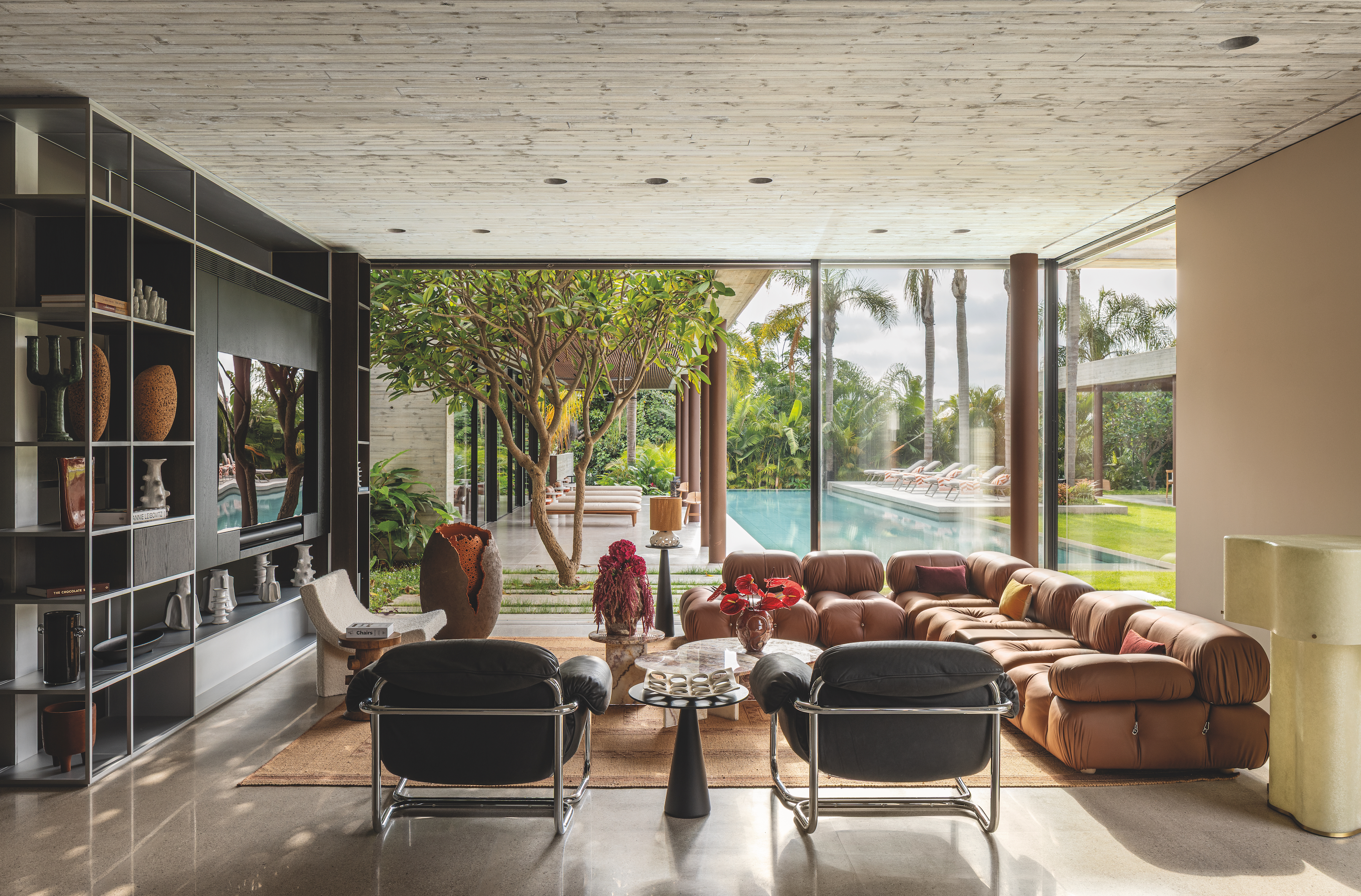 הפרויקט Concrete Palm Villa, עיצוב: דנה אוברזון, עודד לויתן, סיוון פוריץ, הדר בודרה, ג'ניה גרשביץ', דניאל גזית ואופרה גולדברג. צילום: עמית גירון