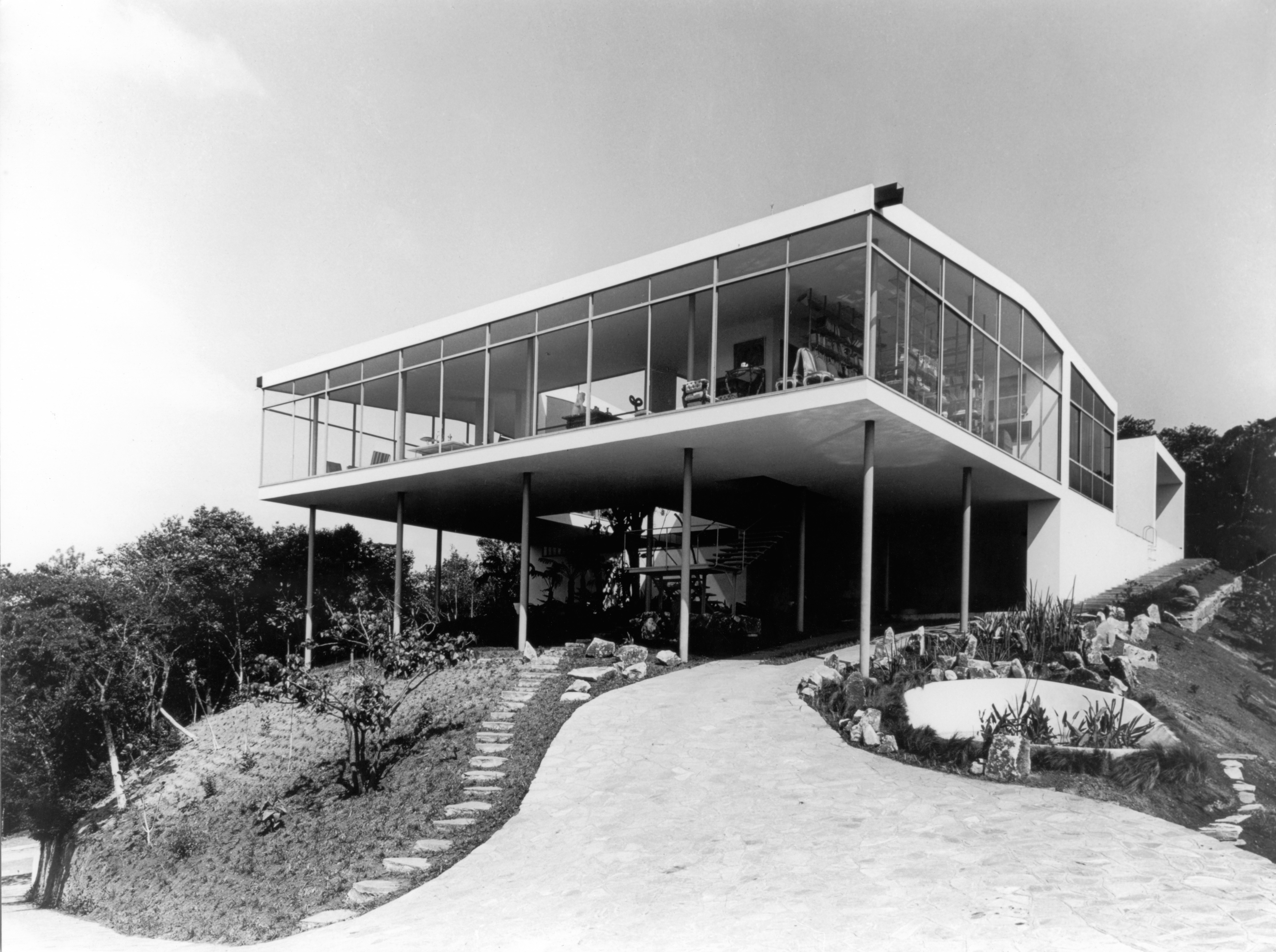 בית הזכוכית, סאו פאולו, 1951. צילום: Peter Scheier. © IMS / Institute Lina Bo and P.M. Bardi / Peter Scheier