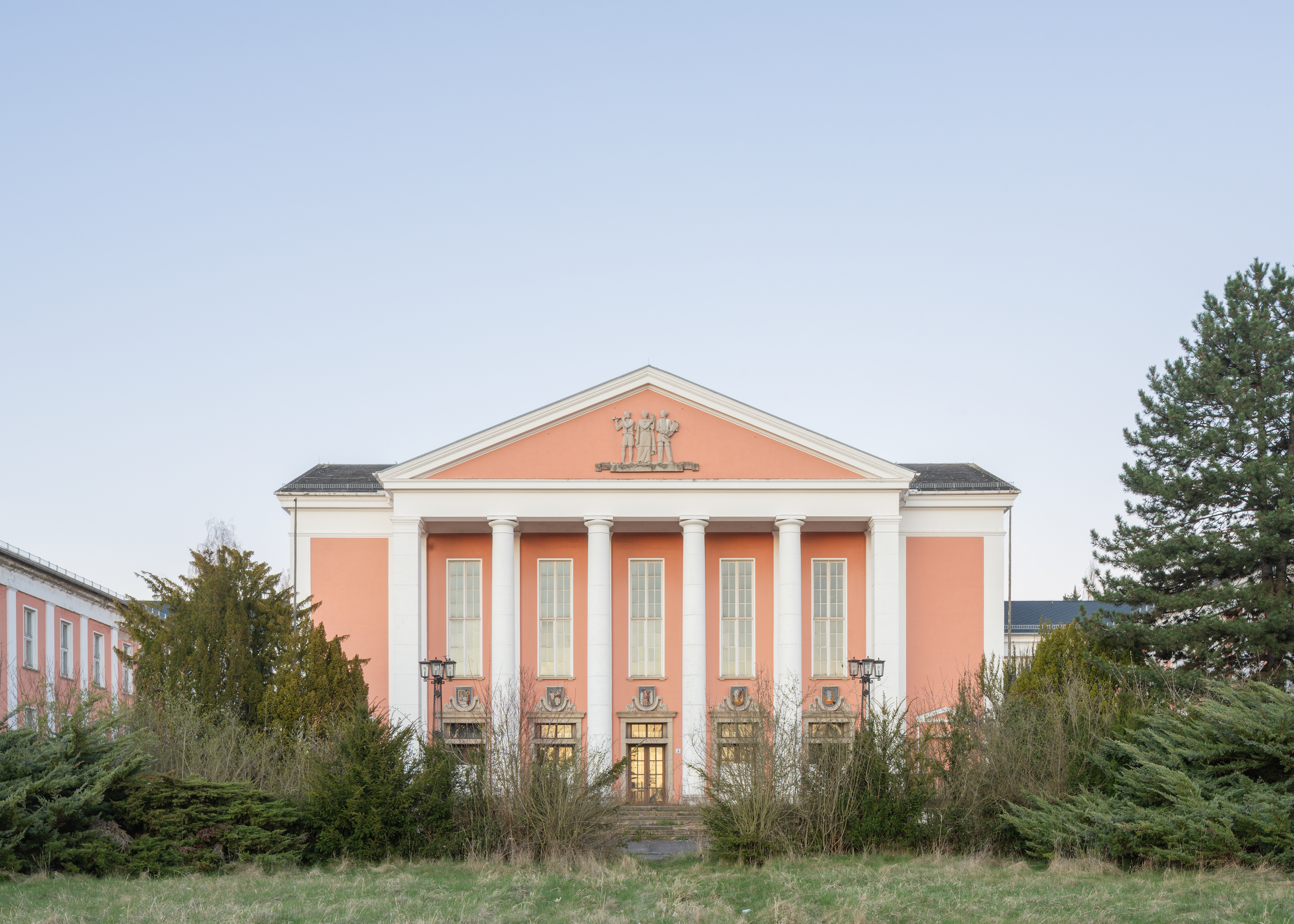 Schnepp Renou, קולטורהאוס מקסהיטה (Kulturhaus Maxhütte), עיצוב: האנס הופ ויוזף קייזר (Hanns Hopp und Josef Kaiser), 2026. © Schnepp Renou