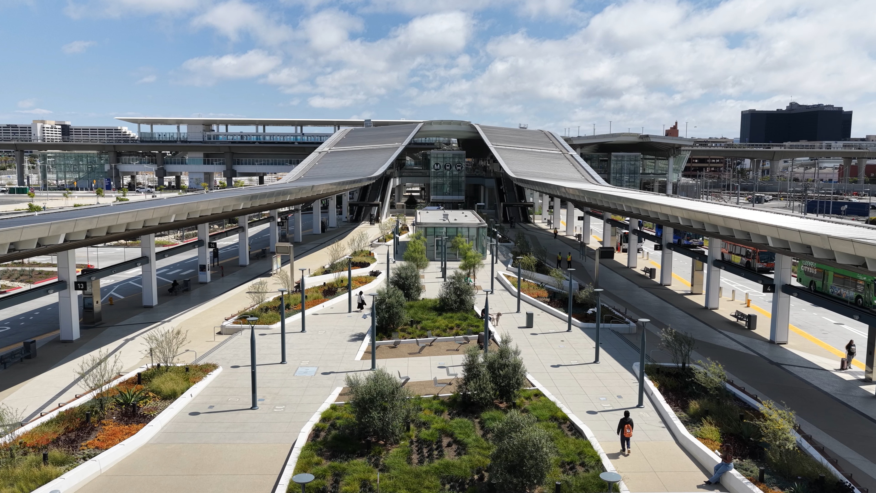 LAX_Metro Transit Center © Grimshaw