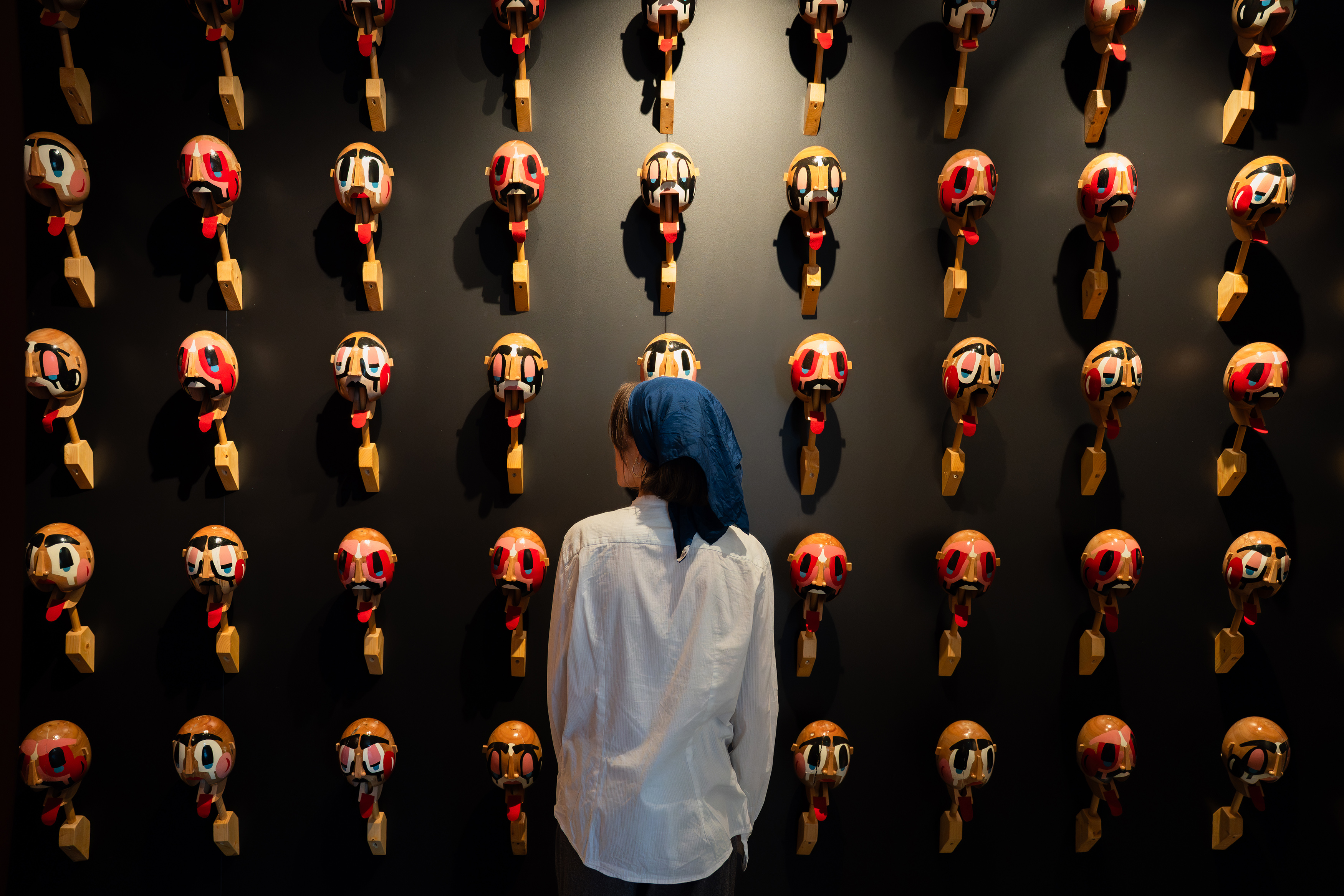 הנריק ויבסקוב, The Jaw Nut Piece. Henrik Vibskov: The Exhibition. צילום: Andrea Sonne