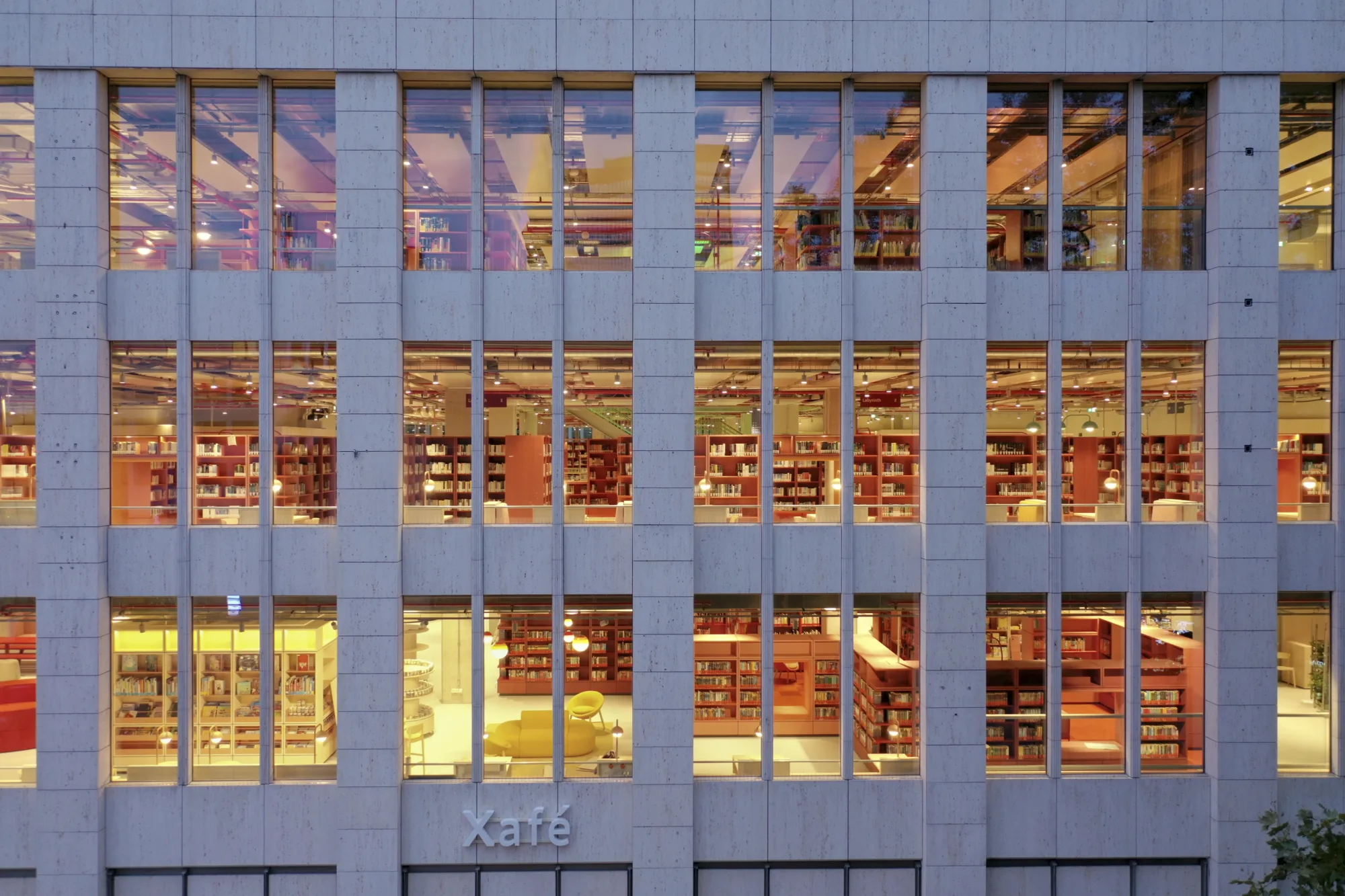 ספריית המרכז של אסן, תכנון: MVRDV, includi ו-Meyer Architekten. צילום: Daria Scagliola, Jannes Linders