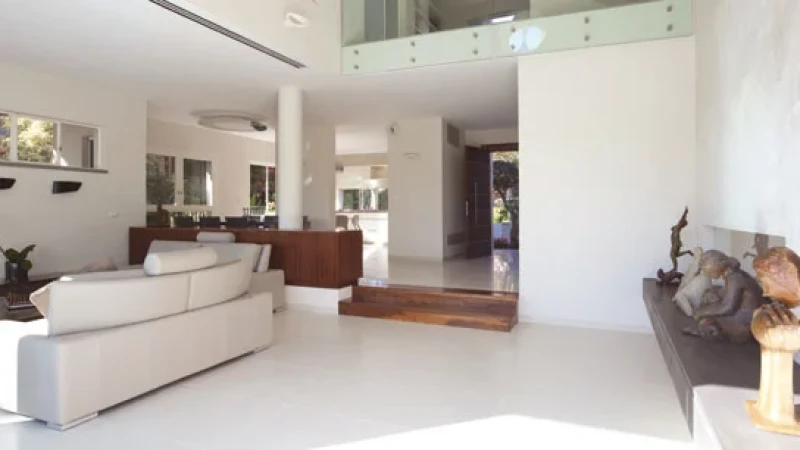 עיצוב חדש לבית עם קשר בין פנים לחוץ