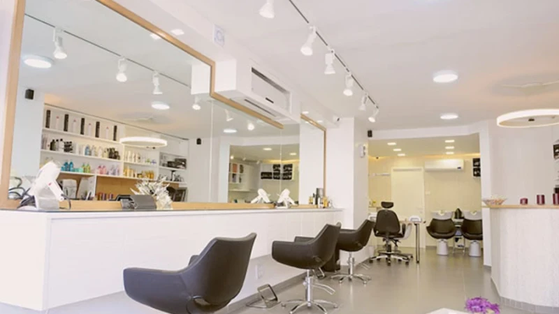 מספרת אבי מלכה במרכז ניצן בקריית-ים