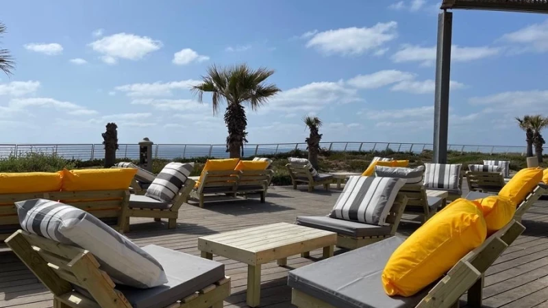 לעצב את גינת הבית בעלויות משתלמות