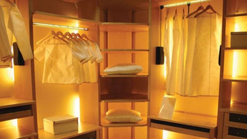 משחקי אור באלומיניום