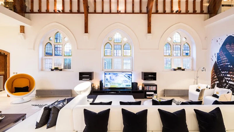 מבריטניה – הכנסייה ההיסטורית מומרת לבית מודרני