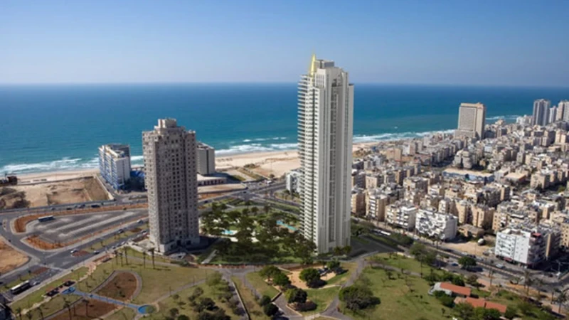 המגדלור הענק בבת ים