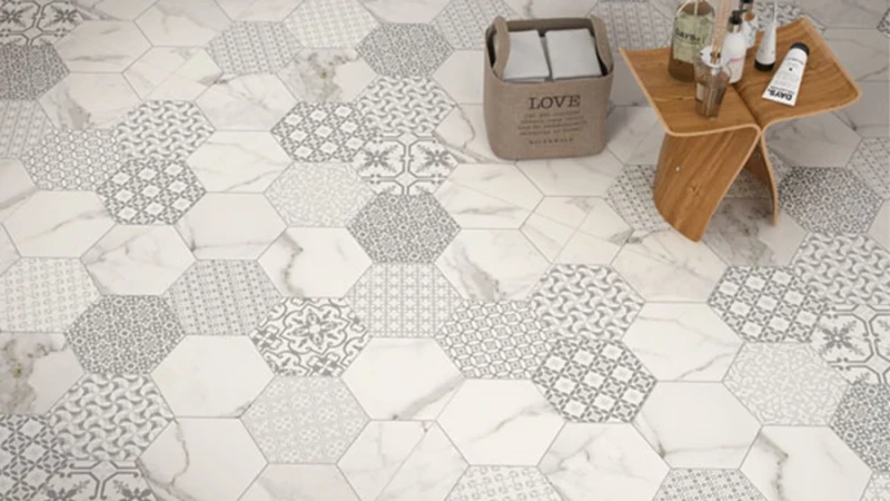 בשורת משטחי השיש והאריחים המשושים