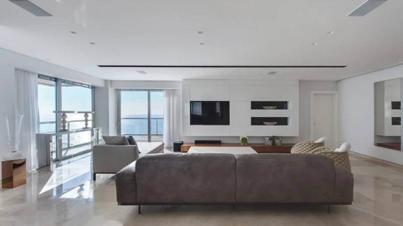 גבוה מעל הים