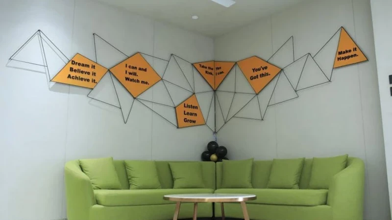 כל היתרונות של שילוב ספות מעוצבות בסלון