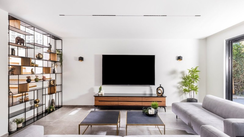 פרישה בסטייל: כך הפך בית ותיק בראשון לציון לגלריה מודרנית ומוארת