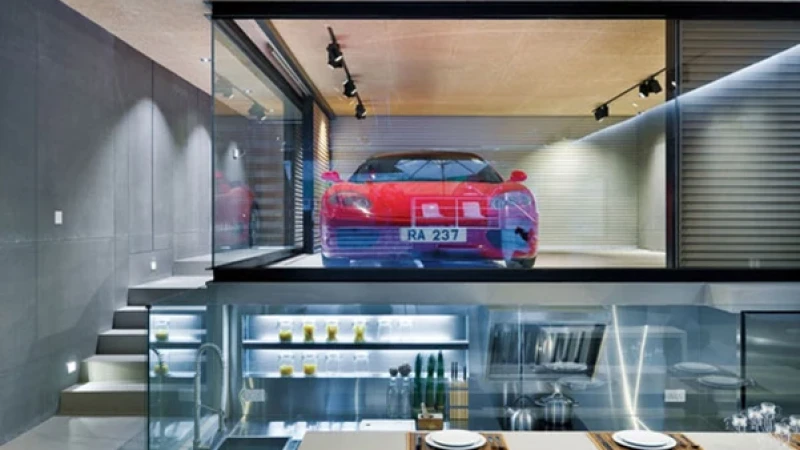 הבית שנבנה מסביב לפרארי האדומה