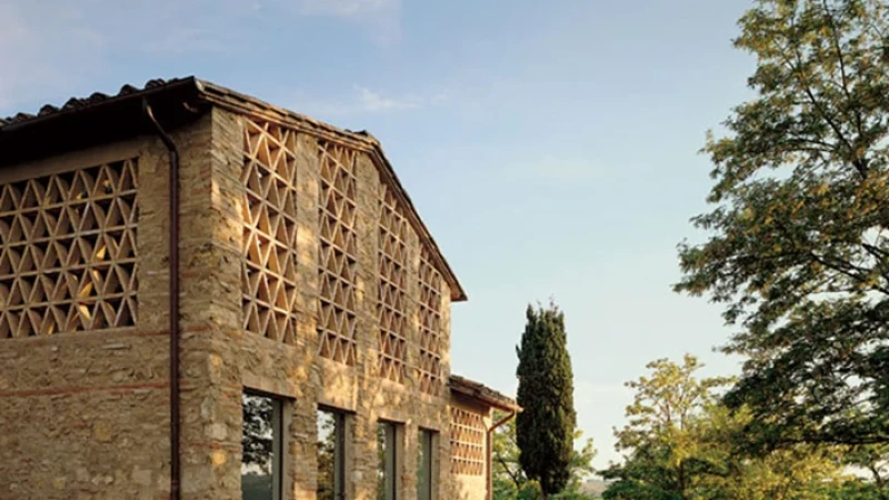 שחזור ושיפוץ מבנה ותיק לכדי בית מגורים