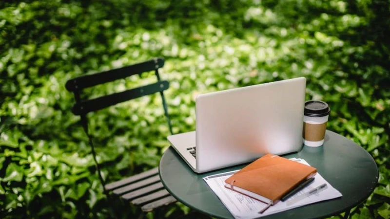 מרחבי עבודה ביתיים: איך ליצור מרחב פרודוקטיבי בבית שמשלב את החוץ?