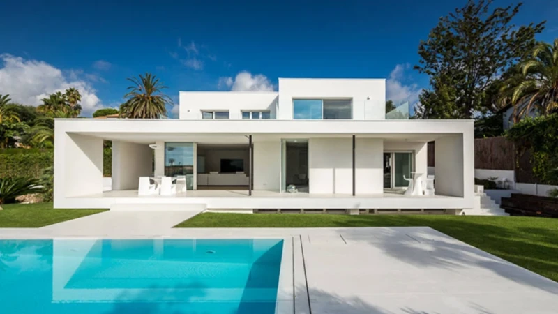 "CASA HERRERO" בית ים תיכוני מודרני, לבן, חכם... "מבריק"