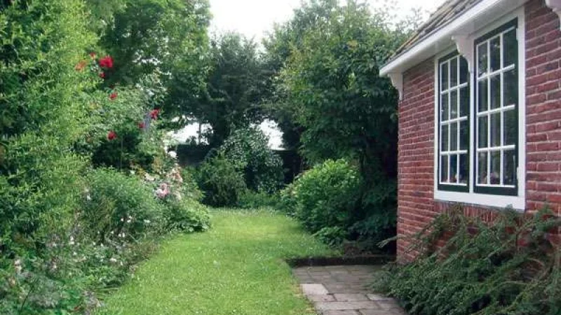 עיצוב גינות המותיר את העולם הסואן בחוץ