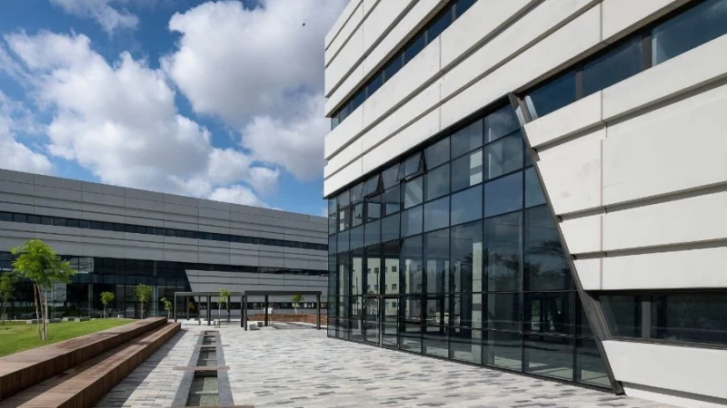 חזית מקומית