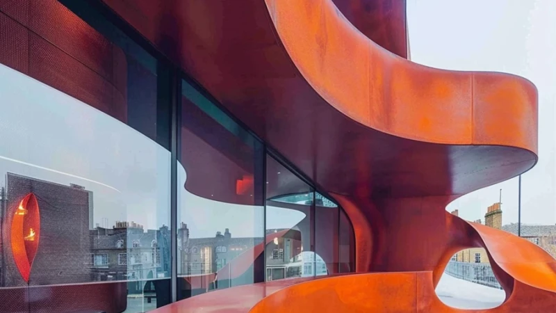 עיצוב חללים של בית מלון על ידי הבינה המלאכותית בהשראת המעצב והאדריכל רון ארד