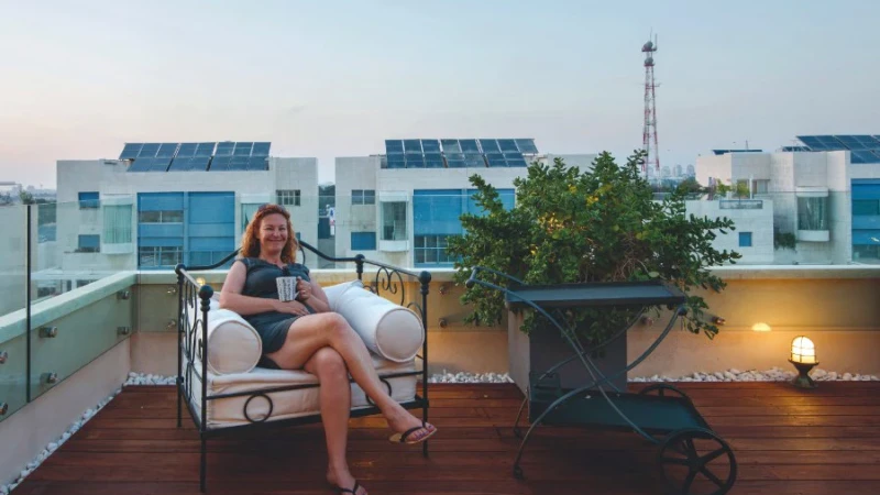 אצלנו בסלון