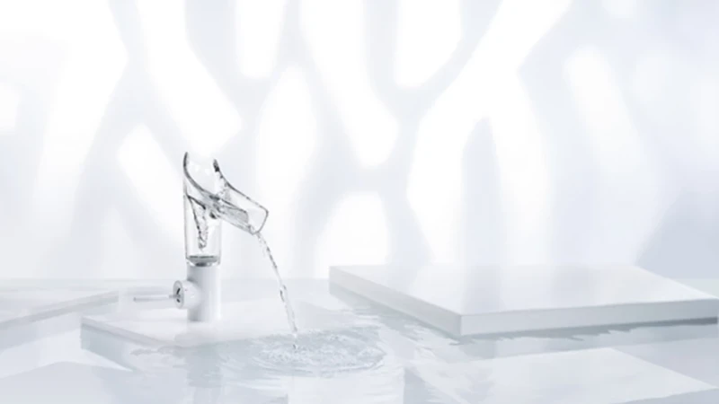 על קוצו של ברז