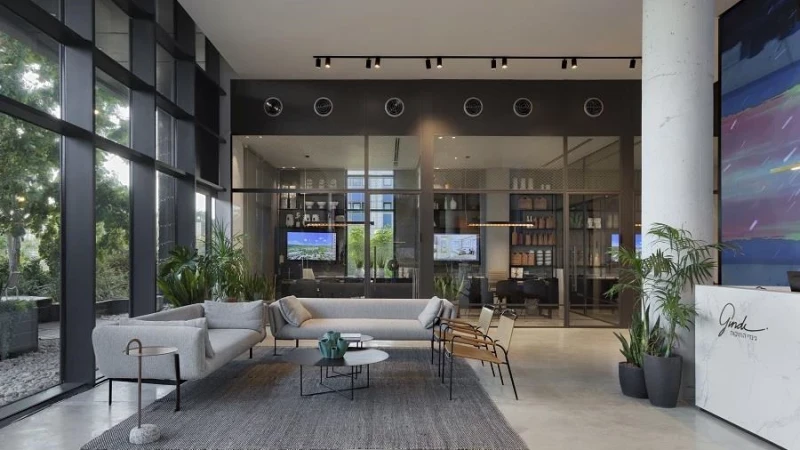 הסנדלר לא הולך יחף