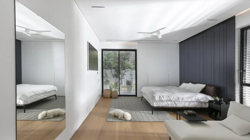 לישון בבית מלון