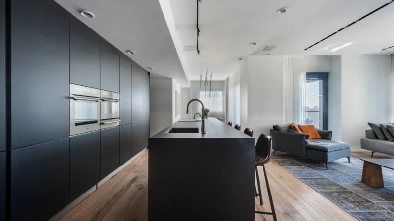 לא בודד בכלל- כל אחד והאי שלו