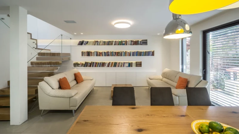 מבית קטן בערבה לוילה ענקית מודרנית