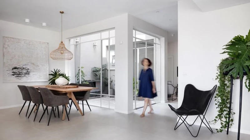 השילוב המושלם: הצצה לבית בו אמנות איכותית ועיצוב מוקפד הולכים יד ביד