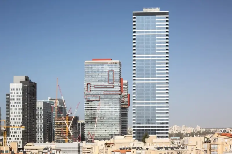לא זזה מהחזית: זו חברת אלוטון וכך היא עושה זאת