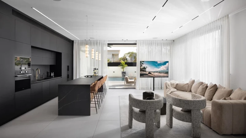 להגשים חלום על שלד: וילה מעוצבת בלב השפלה